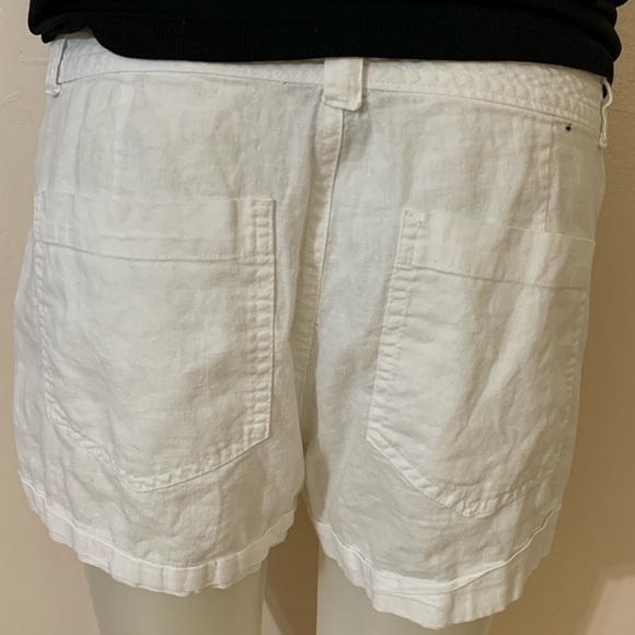 Banana Republic White Cotton Shorts Sz 4 - Picture 2 of 3